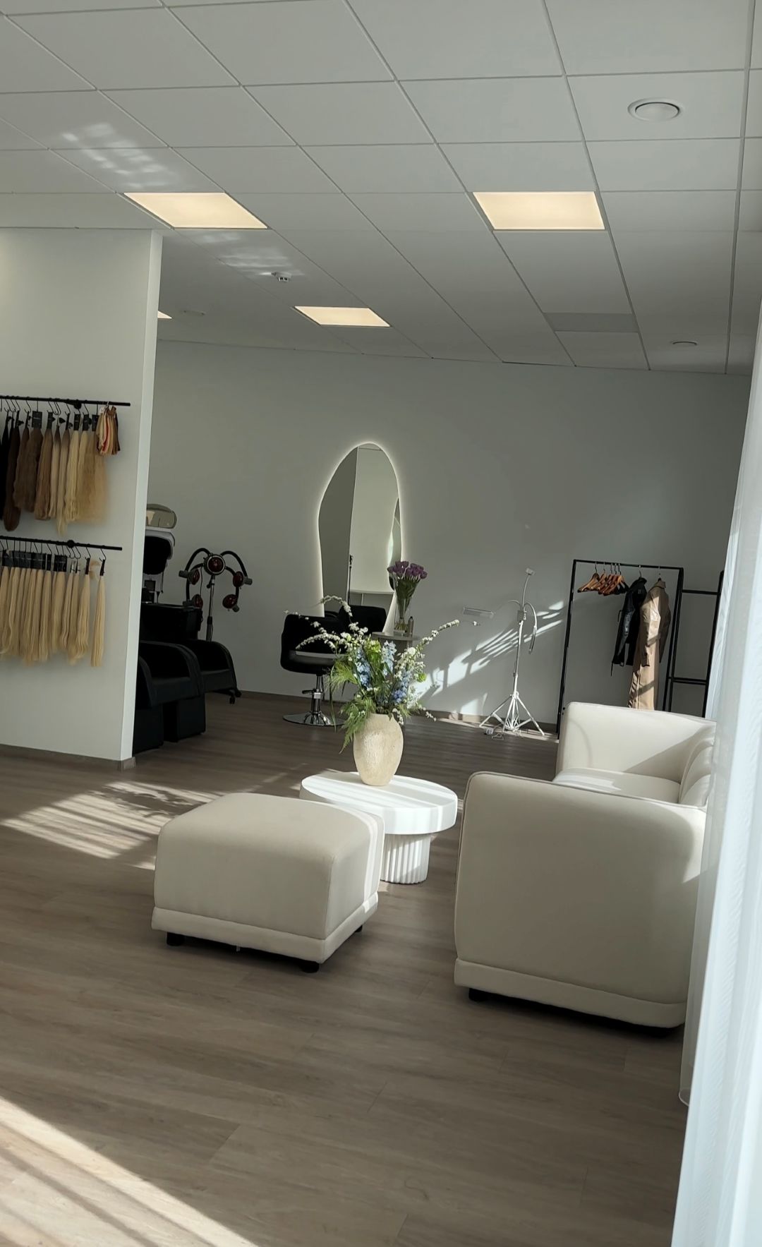 Femin Manifest salono laukiamasis – interjeras